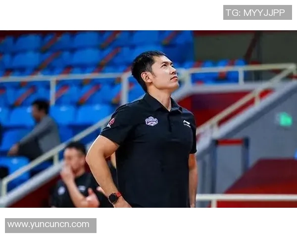 张庆鹏：从篮球场上的拼搏者到商业领域的成功转型者的传奇故事