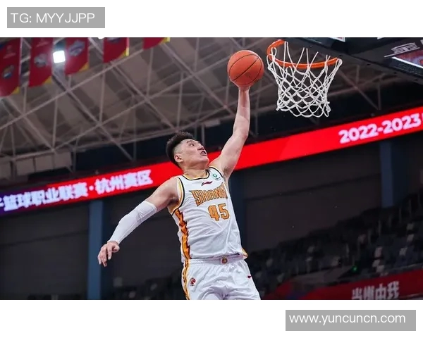 常林的成长之路：从篮球新星到职业生涯的辉煌历程