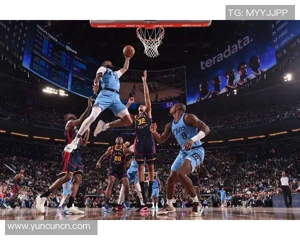 勇士大胜掘金，豪取十一连胜：球队实力与战术的完美展现