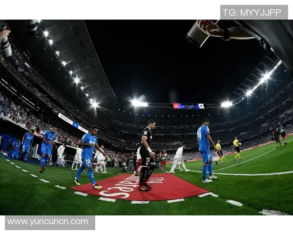 圣地亚哥伯纳乌：足球传奇的摇篮与激情的见证者