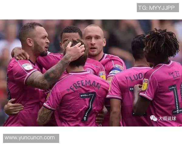 英女王巡游与西布朗对决的精彩瞬间与战术分析 英女王巡游与西布朗对决的精彩瞬间与战术分析